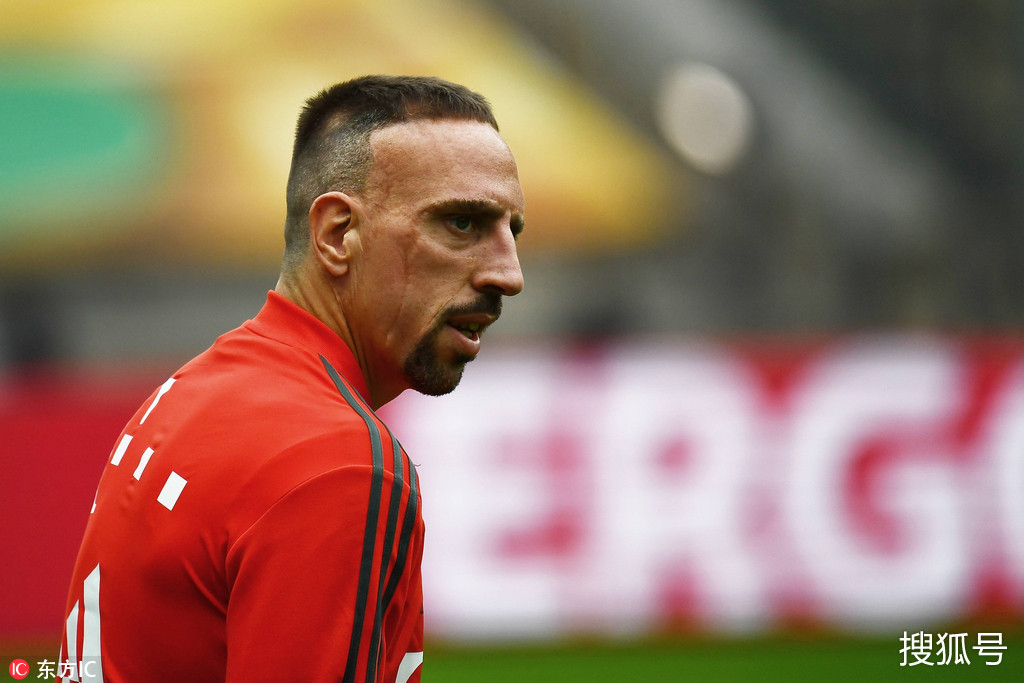 德国杯今晨走向成谜；密尔沃基雄鹿再遭质疑；话题不断；球探报告显示潜力